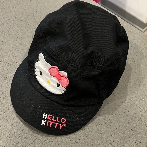 Hello Kitty Black Hat with Pink Bow - Picture 1 of 8